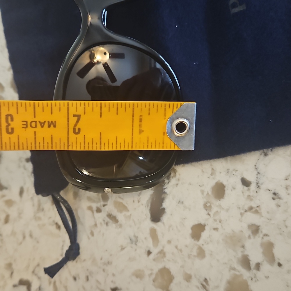 Prada Black Polarized Sunglasses with Full Inclusion - Picture 9 of 11